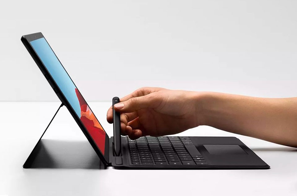 Bàn phím của Surface Pro X SQ1 có tích hợp sẵn Surface Pen